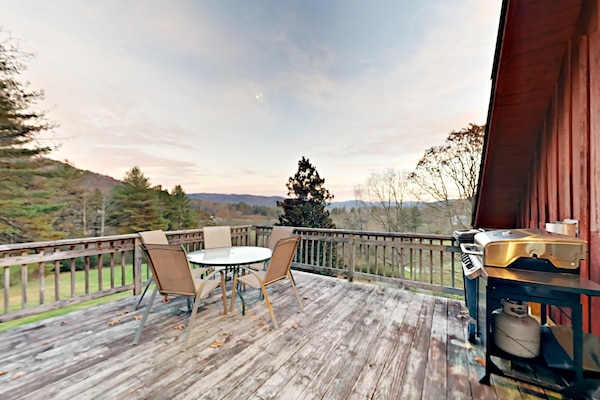 Deck with gas grill