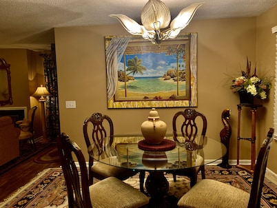 Exquisite 2BR Luxury Suite Prime Greenville Location