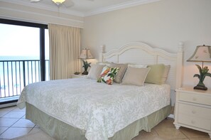 2 makuuhuonetta, silitysrauta/-lauta, ilmainen Wi-Fi, vuodevaatteet