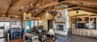 SkyHouse cabin on the West Rim