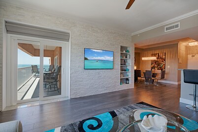 Newly Renovated Penthouse. See video (Pic. 3). Also see VRBO 576444