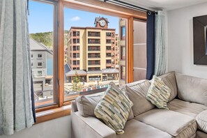 Smart-TV, DVD-Player, Tischfußball, Videothek