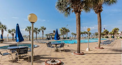 Renovated with excellent rates - Beach Chairs Included!