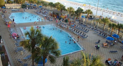 Renovated with excellent rates - Beach Chairs Included!