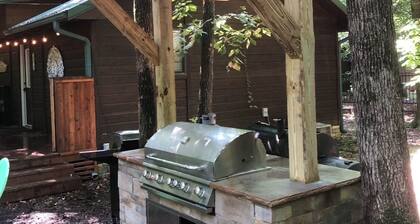 Wildwood Perfect Honeymoon Hideway 7acres Hot Tub, WiFi Pet Welcome