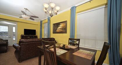 Luxury Spacious Riverfront Condo in Perfect Location near Tanger Outlets