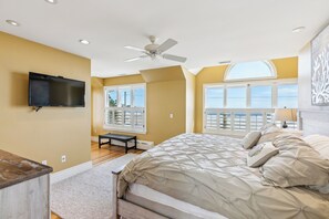 5 bedrooms, desk, iron/ironing board, free WiFi