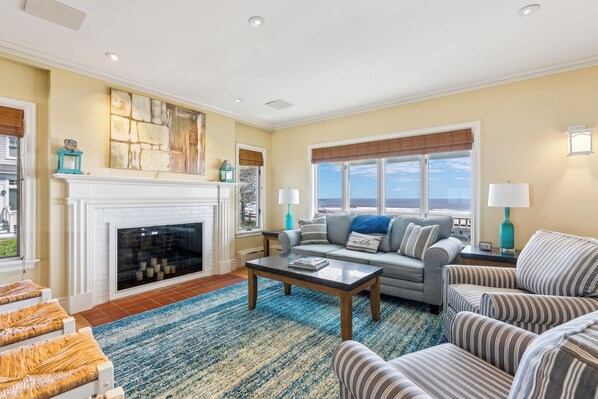 Smart TV, books, video library, stereo