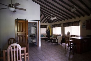Interior - 2 Bedroom home that sleeps 4 w/ private pool, 360 view Fast Fiber Optic Internet (Tres Rios)