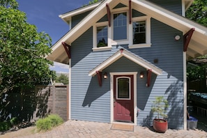Exterior - The Ashland Cottage, walk to town (Ashland)