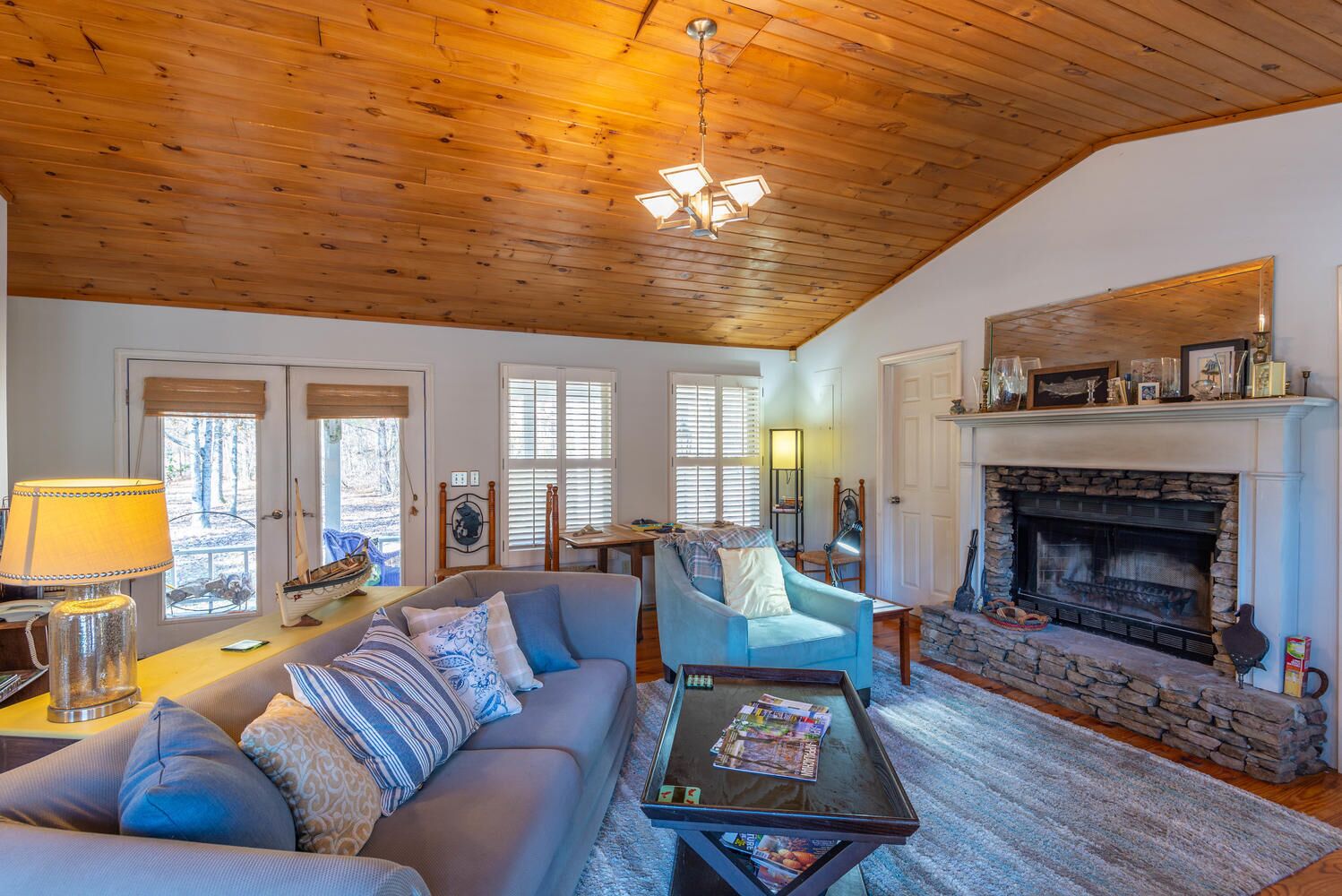 Wonderful Private Serene and Secluded Cottage with River frontage