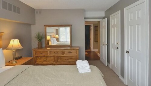 Pet friendly, ground floor condo, steps to the Village