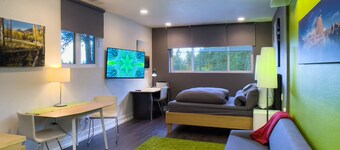 CherryHill Downtown - Techie Modern STUDIO Super Clean! A/C & EV L2