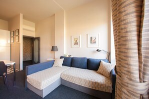 Smart TV, books, music library, stereo