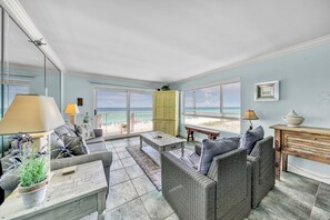 Smart TV, DVD player