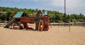 Children's area - Best Rustic Cabin Retreat in StoneBridge! Experienced host, BBQ area, SDC, A++ (Branson West)