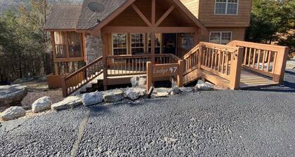 A++ Rustic Cabin Retreat in StoneBridge!  Established host, BBQ area & near SDC