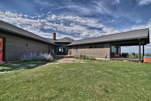 Exterior - Large property with 2nd barn/game house and additional beds (Canajoharie)