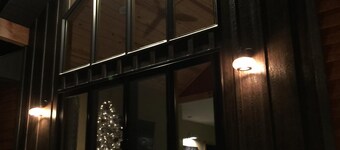 Nouvelle loge moderne! Central Black Hills, 4 ch / 2 bains - 10 min. au mont. Rushmore