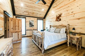 4 bedrooms, iron/ironing board, travel crib, free WiFi