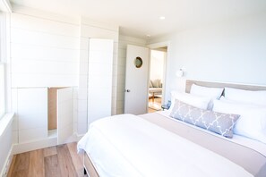 4 bedrooms, in-room safe, iron/ironing board, WiFi
