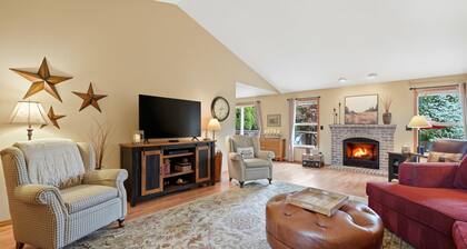 Comfortable & Clean | 2 King Beds | Single Level