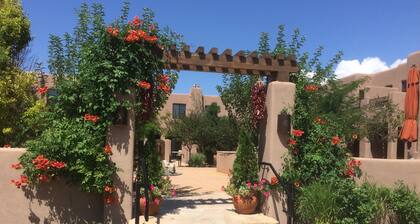 Ylellinen "HEART OF" Santa Fe! 3 Bed / 3 Bath Townhouse 3 korttelin kävelystä Plaza