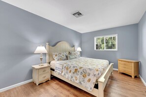 2 bedrooms, iron/ironing board, travel cot, free WiFi