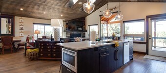 20 acres private ranch with Mountain View’s 