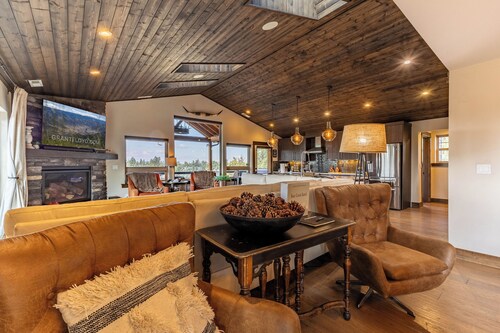 20 acres private ranch with Mountain View’s 