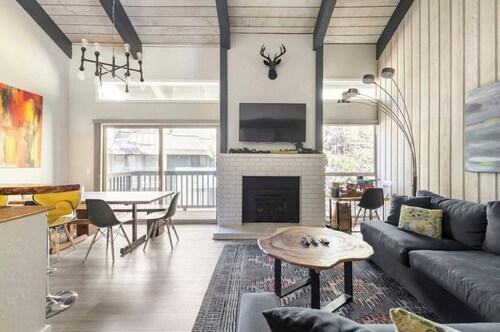 Chamonix #91 updated condo-sunny pool, large game room