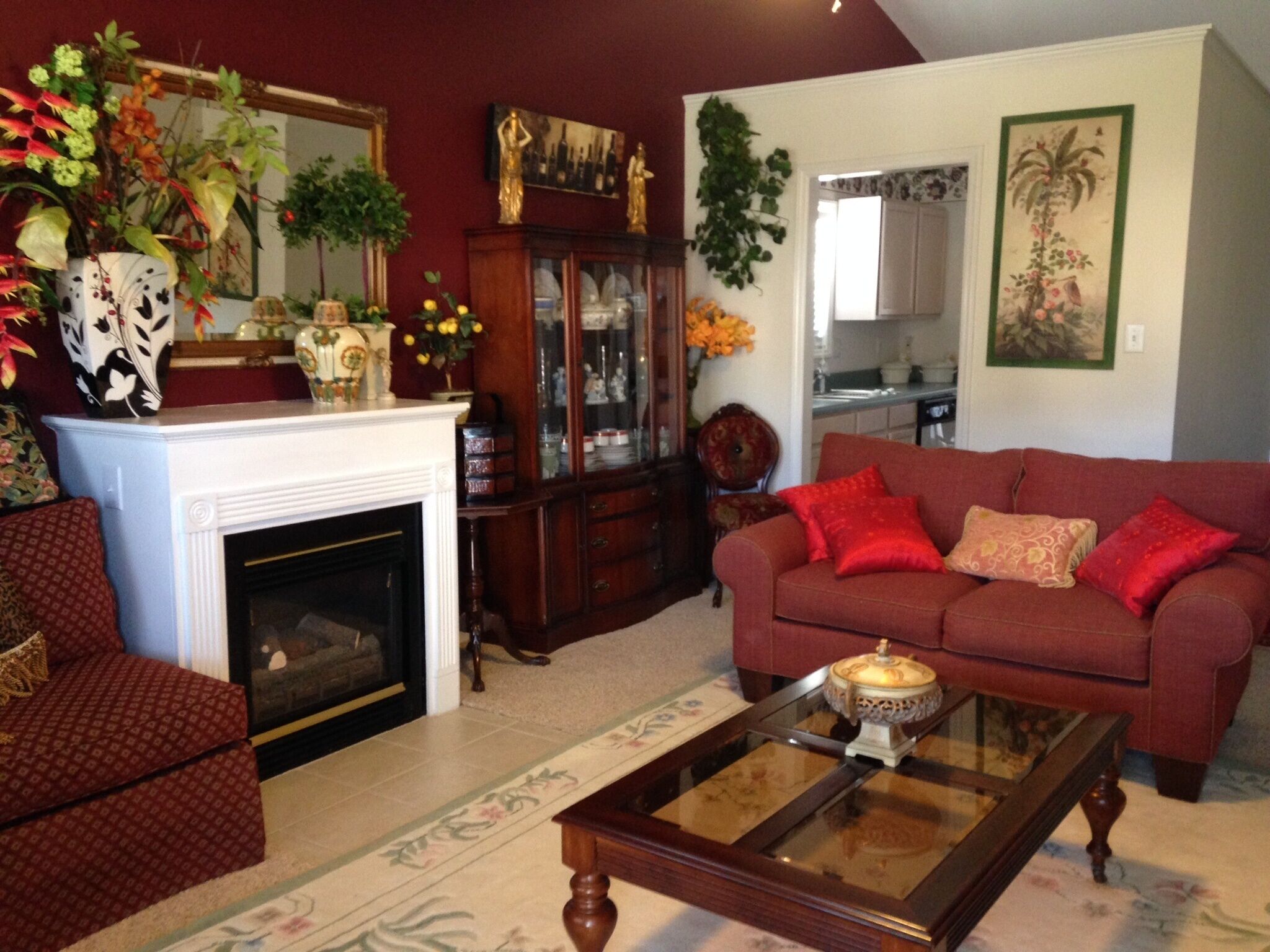 Smart TV, fireplace