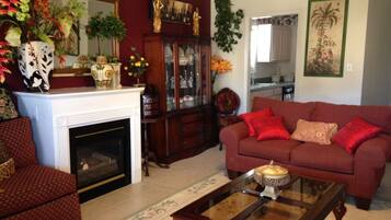 Smart TV, fireplace