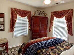 2 bedrooms, iron/ironing board, free WiFi, bed sheets