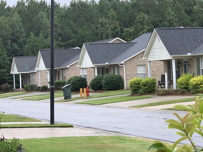  Exquisite 2BR Luxurious House 10 min to ECU 12 min to Vidant Great Location 
