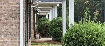 Exquisite 2BR Ranch-Style Home Prime Greenville Location