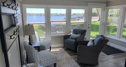 Lakefront perheystävällinen koti, jolla on suuri ranta ja kauniit näkymät