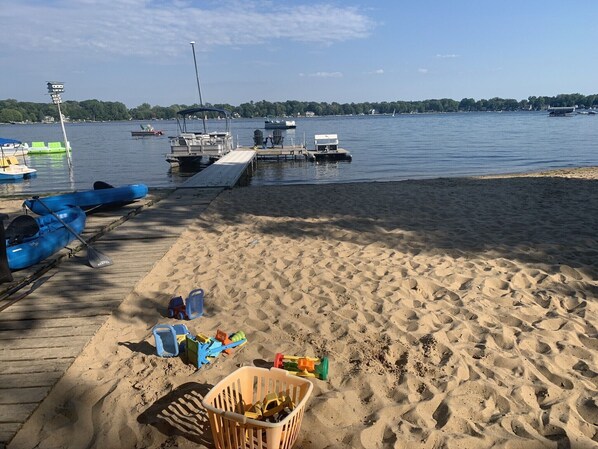 Am Strand, Liegestühle, Strandtücher