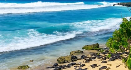 Ocean View Retreat – Walk to Town and Beaches– A/C – Fast WiFi - Self Check-In