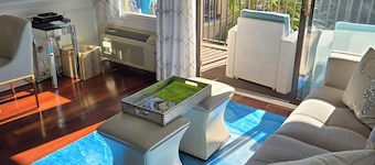 LUXURY, MODERN OCEAN VIEW VILLA - NEWLY UPDATED - 2 BIKES INC, BEACH RESORT