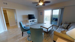 TV, DVD player, ping pong - Stunning Oceanview 3/2 Condo in a Resort Style Complex/Sleeps 8 People (New Smyrna Beach)