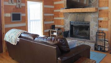 Smart TV, fireplace, DVD player