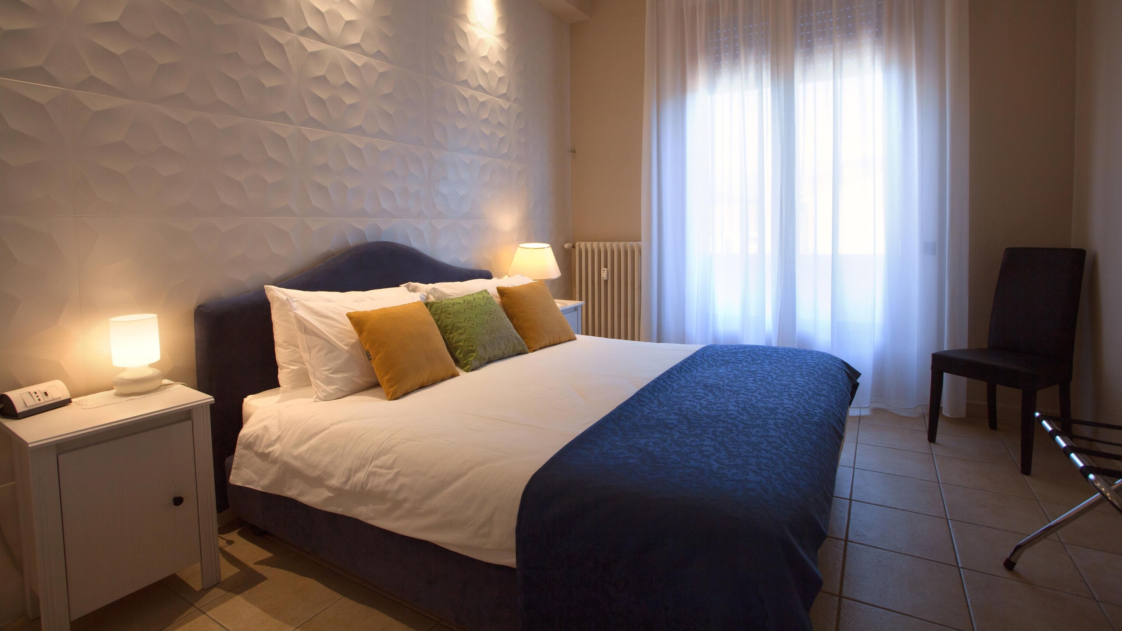 2 bedrooms, in-room safe, iron/ironing board, free WiFi