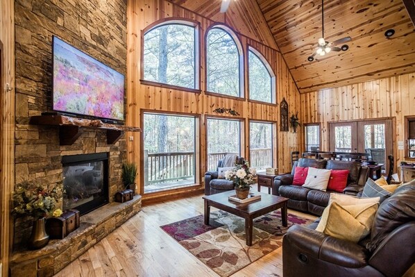 Smart-TV, peis, videospill og DVD-spiller