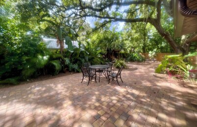 Holly's Hideaway Mt Dora Charming 2/2 in Historic District
