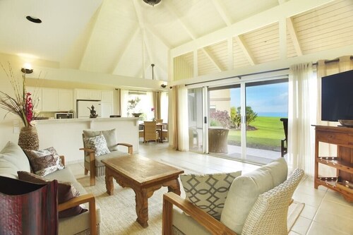 The White Lotus Oceanfront Hale