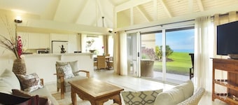 The White Lotus Oceanfront Hale