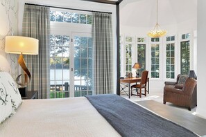5 bedrooms, desk, iron/ironing board, free WiFi