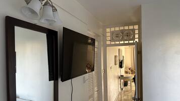 1 bedroom, in-room safe, desk, iron/ironing board