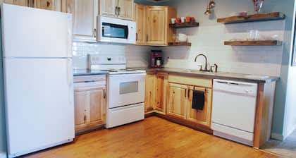 La aventura épica de Colorado comienza en $ 105 / nt en un condominio de 2 habitaciones recientemente remodelado